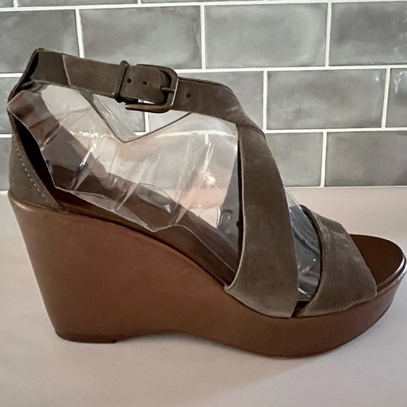 NIB J. Crew Marguerite Suede and Leather Wedge Platform Sandals Olive Boho 7M - Picture 2 of 11